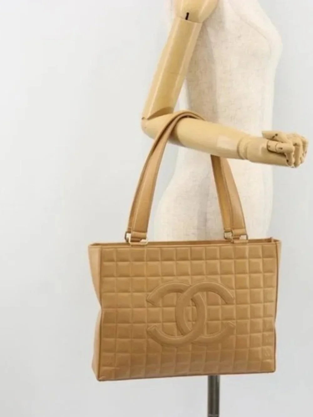 CHANEL Choco Bar Tote Bag Lamb Skin Beige Gold CC Auth BA13309